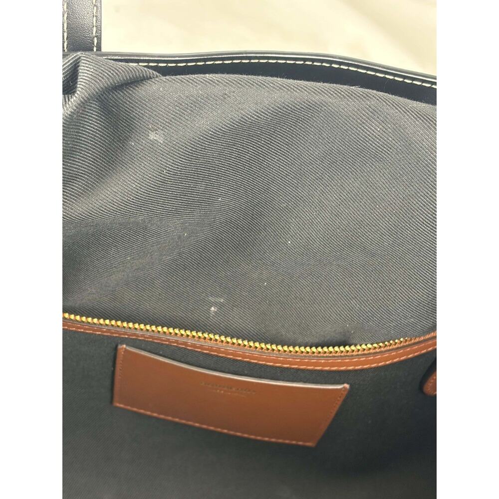 The Burberry Medium Check Tote in Dark Birch Brown SPB JA-369520 - Picture 12 of 16